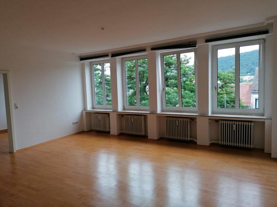 Thumbnail-Helle 2-Zimmer-Wohnung in zentraler Lage ab 01.07.