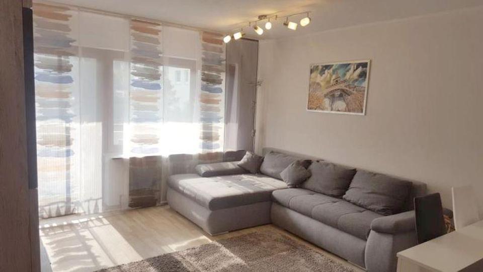 Thumbnail-Sehr schöne, helle 2 Zi-Whg mit Einbauküche und Balkon in Stuttgart Nord