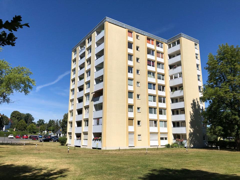 Thumbnail-Top renovierte 2 Zimmer Wohnung mit Balkon Einbauküche Stellplatz