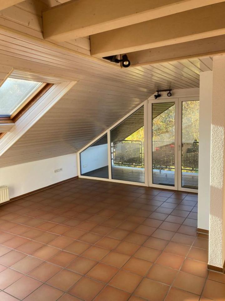 Thumbnail-Dachgeschosswohnung in freistehendem 2-Familienhaus