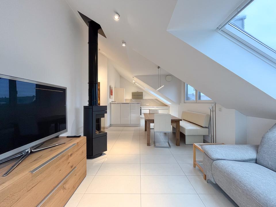 Thumbnail-Komfortable seniorenfreundliche Dachgeschosswohnung mit Aufzug und Balkon