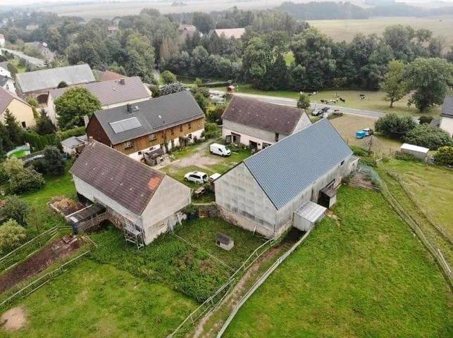 Thumbnail-Vierseitenhof mit 3 Wohneinheiten