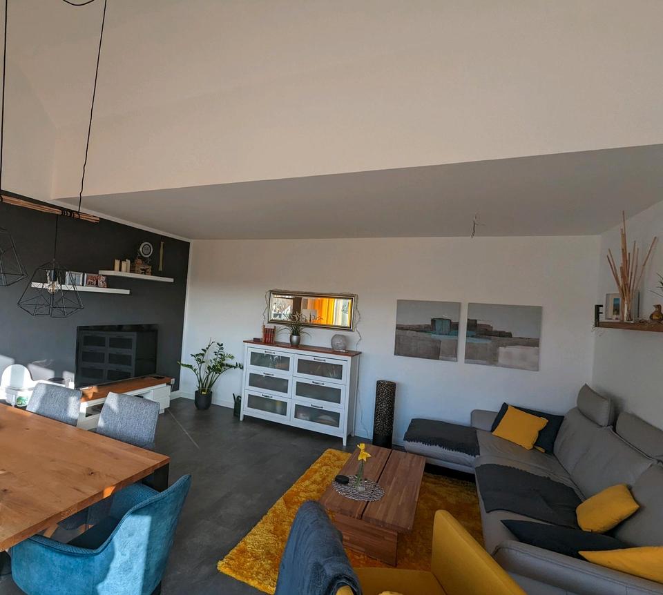 Thumbnail-Flintbek vermietete moderne 2,5 Zimmer Staffelgeschoss-Wohnung