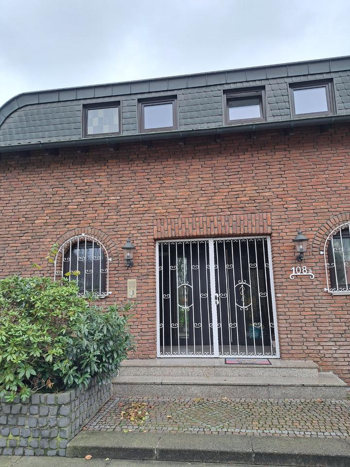 Thumbnail-schöne Dachgeschosswohnung mit kleinem Balkon