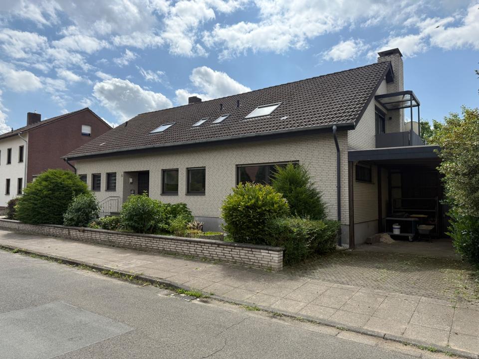 Thumbnail-Großzügiges Einfamilienhaus – 5 Apartments in Sennestadt