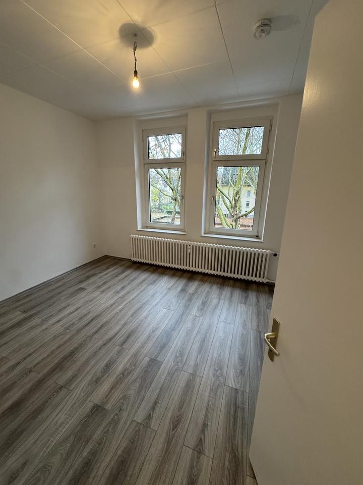 Thumbnail-Sehr schöne sanierte 2 Zimmer Wohnung in Duisburg zu vermieten