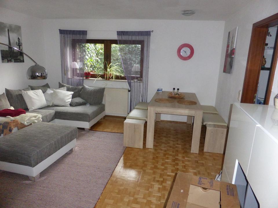 Thumbnail-Von privat :Helle 2 Zimmer Souterrainwohnung