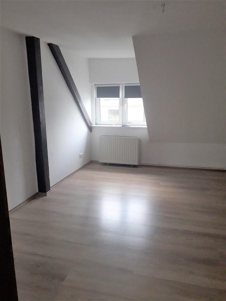 Thumbnail-2 Raum Wohnung nahe Zentrum, EBK, Laminat, Badewanne