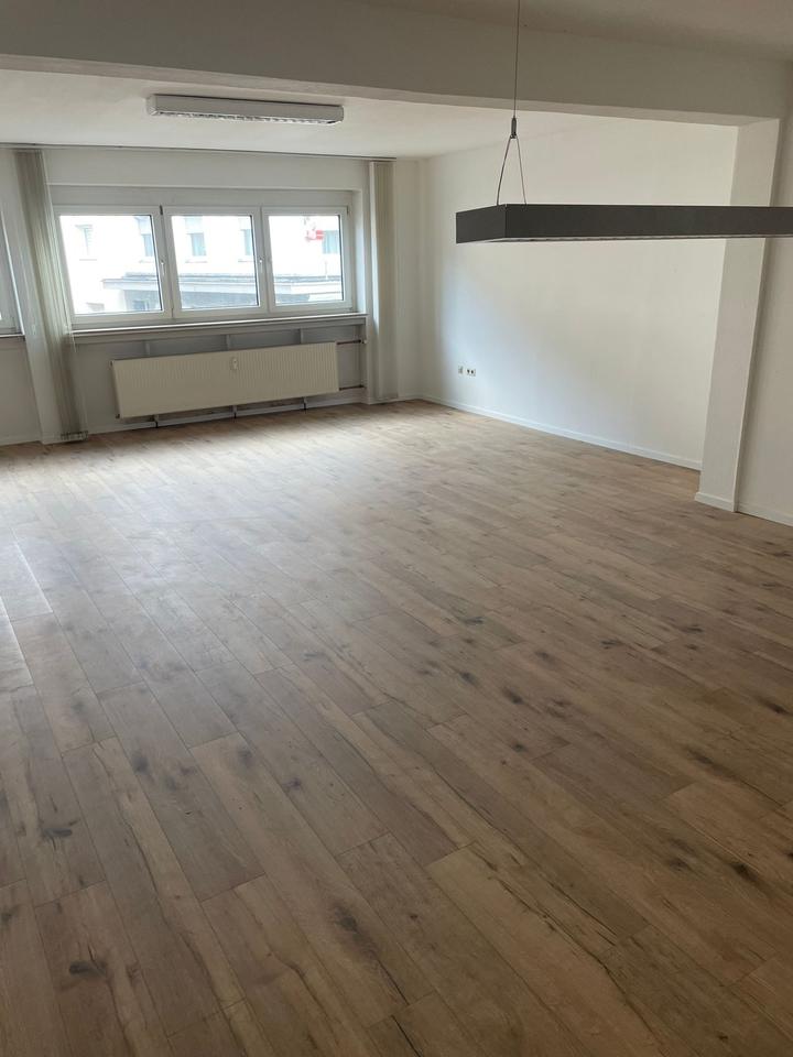 Thumbnail-Großzügige 4 ZKB Wohnung im Zentrum Betzdorf - frisch renoviert