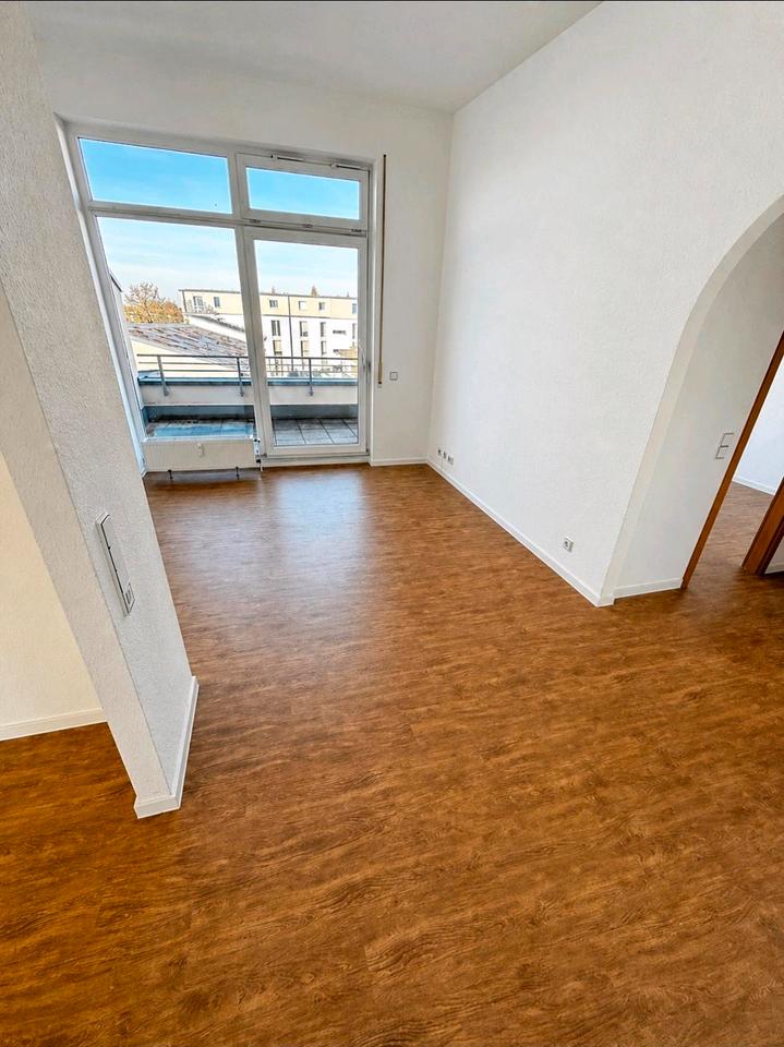 Thumbnail-Moderne helle 3,5 Zimmer Wohnung 2 Balkone +TG Stellplatz+Keller