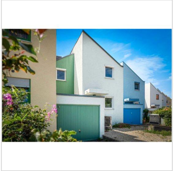 Thumbnail-Renovierungsbedürftig Reihenmittelhaus (5 Zimmer) in stadtnaher