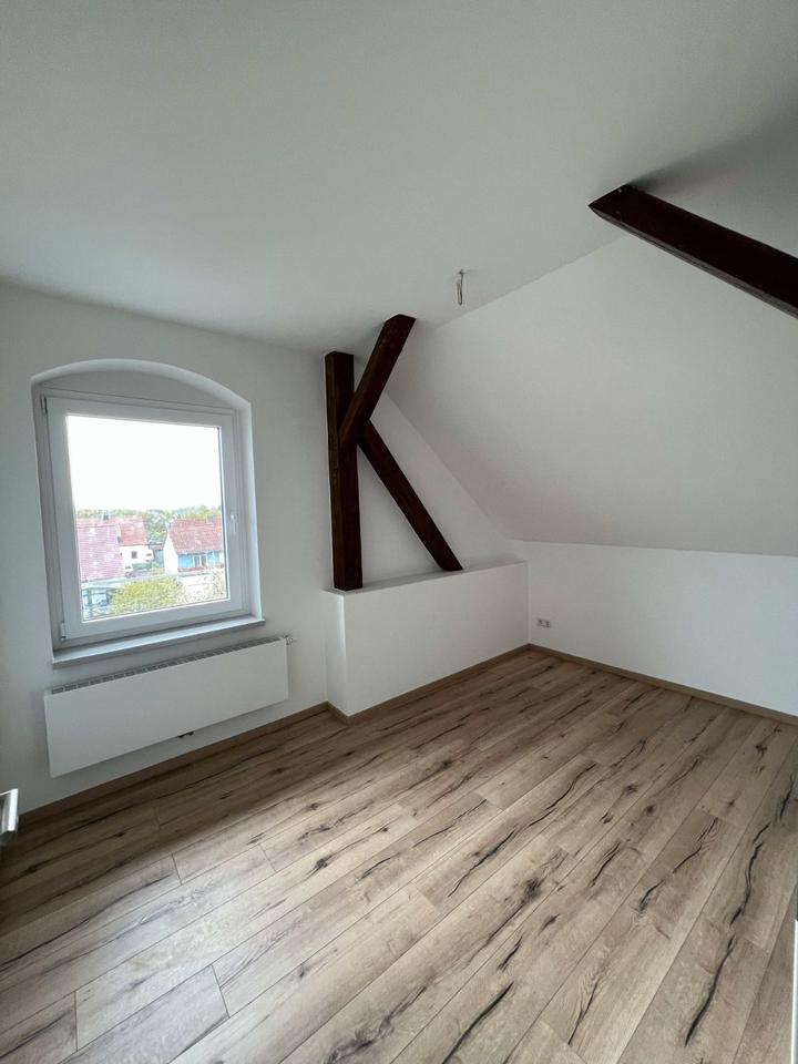Thumbnail-Charmante 4 ZKB Wohnung mit 90,8 m² im Altbau