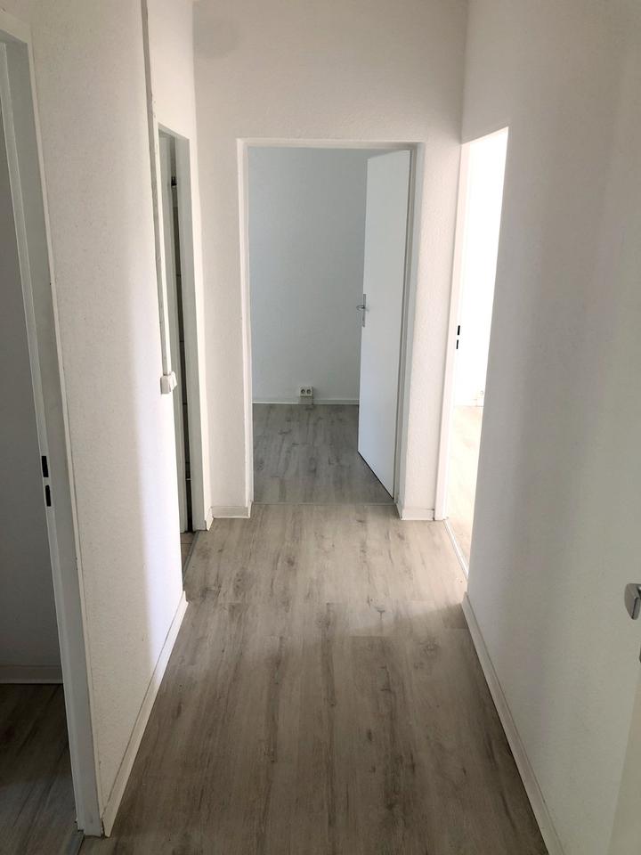 Thumbnail-Helle 4-Zimmer-Wohnung mit Balkon – sofort bezugsfrei