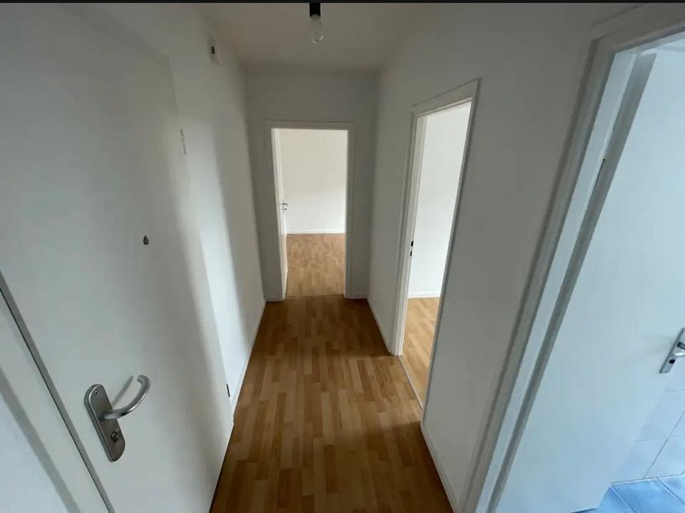 Thumbnail-1,5 Zimmer Wohnung ab 01.05 mit Küchenübernahme Kein Jobcenter
