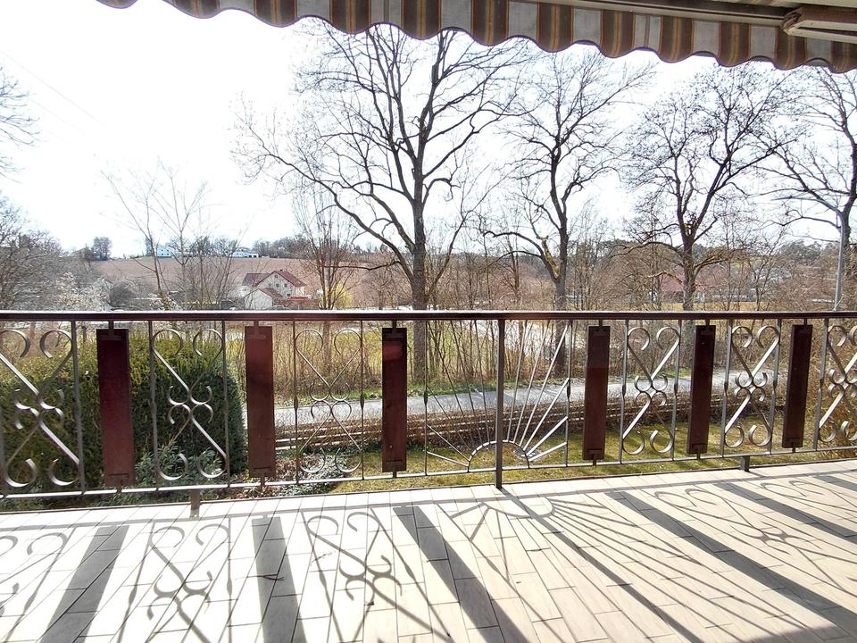 Thumbnail-4,5 Zimmer Wohnung mit großem Privatgarten in Mirskofen – Perfekt für Pendler!