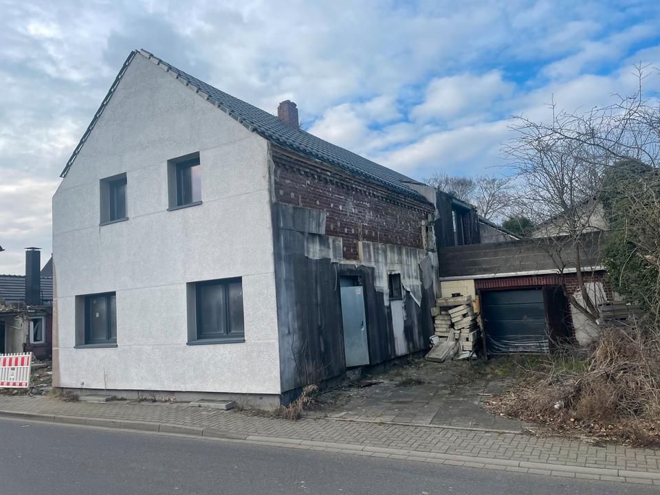 Thumbnail-Renovierungsbedürftiges Haus in Geilenkirchen- Teveren