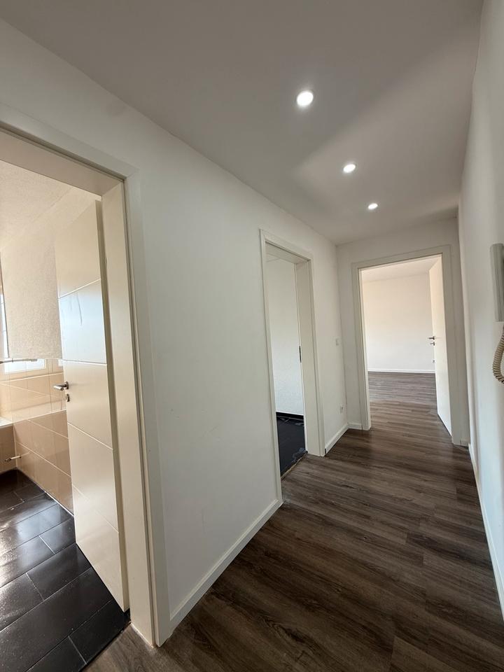 Thumbnail-2,5 Zimmer Wohnung neu sarniert