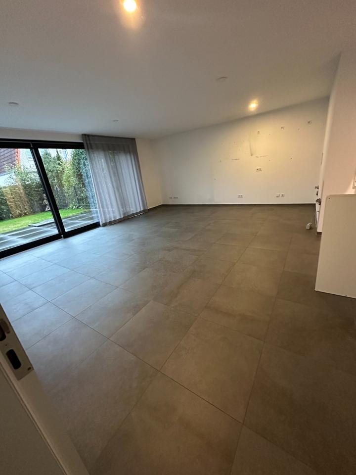 Thumbnail-Luxuriöse 4 Zimmer Wohnung in Köln Brück! 2 Bäder + Garten