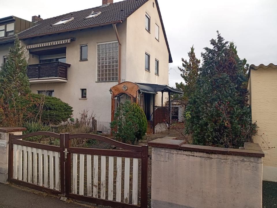 Thumbnail-Doppelhaushälfte in ruhigem Wohngebiet in Roth von privat