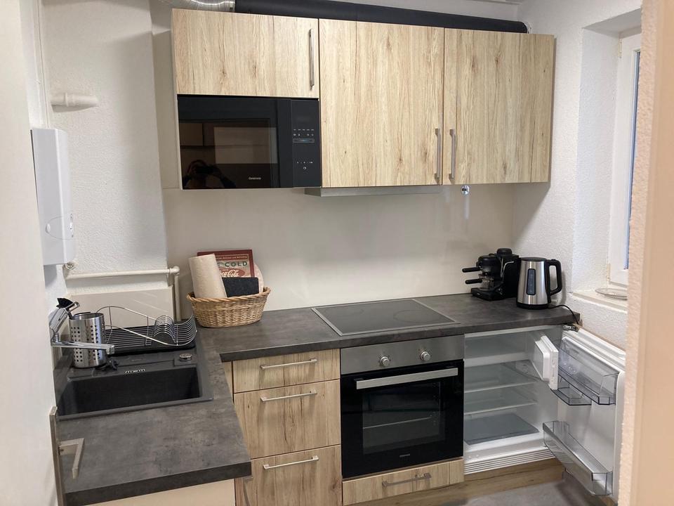 Thumbnail-Große 1-Zimmer-Wohnung + Küche und Vollausstattung WLAN