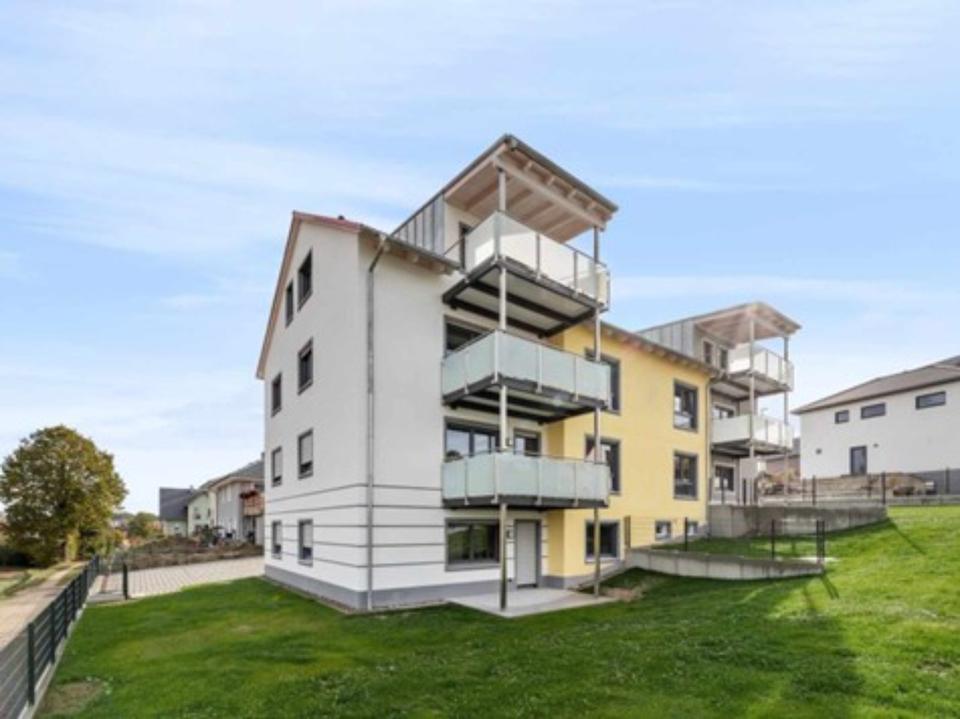 Thumbnail-geräumige, helle Dachgeschosswohnung mit Balkon, Baujahr 2021