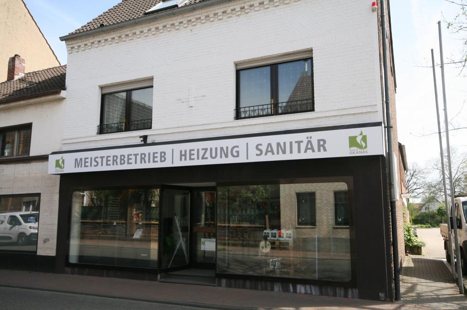 Thumbnail-Wohnhaus mit Gewerbeteil in Anrath, zu verkaufen