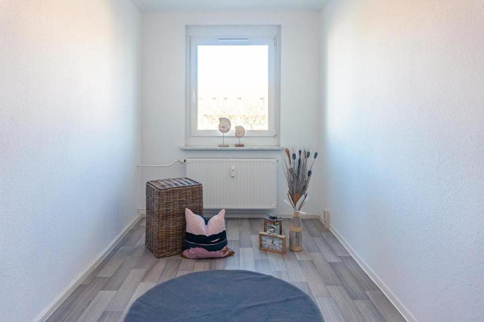 Thumbnail-Helle 4-Raum-Wohnung mit Tageslichtbad