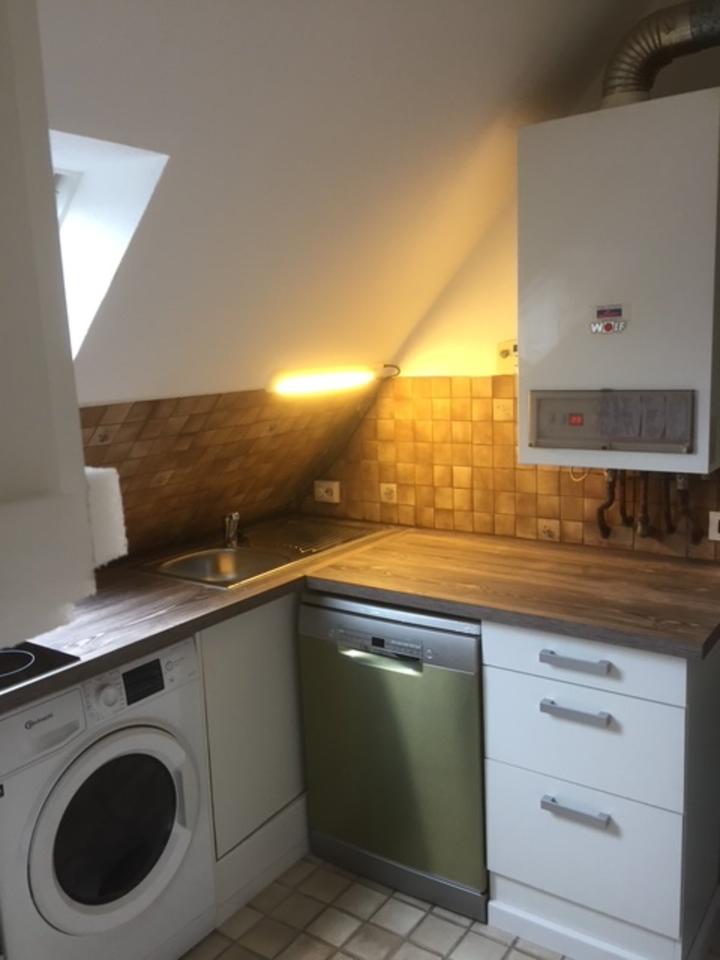 Thumbnail-SUPER 2 ZIMMER DACHGESCHOSS WOHNUNG, BADKÜCHE MIT VELUX FENSTER