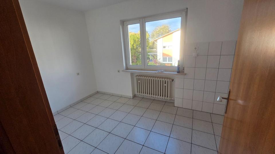 Thumbnail-Heuchelheim 4-Ziimmer Wohnung 90 qm