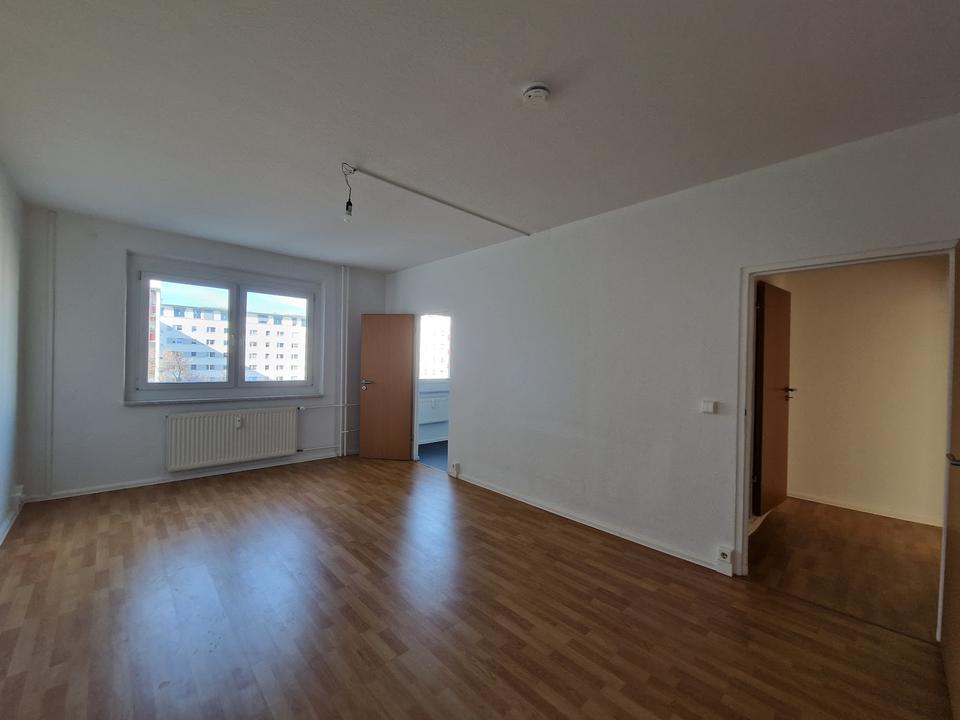 Thumbnail-Balkon egal – der Kulkwitzer See ist ja gleich da***2-Zimmer-Wohnung mit Aufzug und Wannenbad!