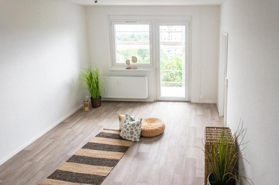 Thumbnail-Jetzt kann`s losgehen - Deine 1. Wohnung mit Balkon