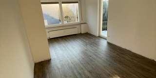Thumbnail-Renovierte 2,5-Raum-Wohnung mit Balkon in Dortmund-Brackel