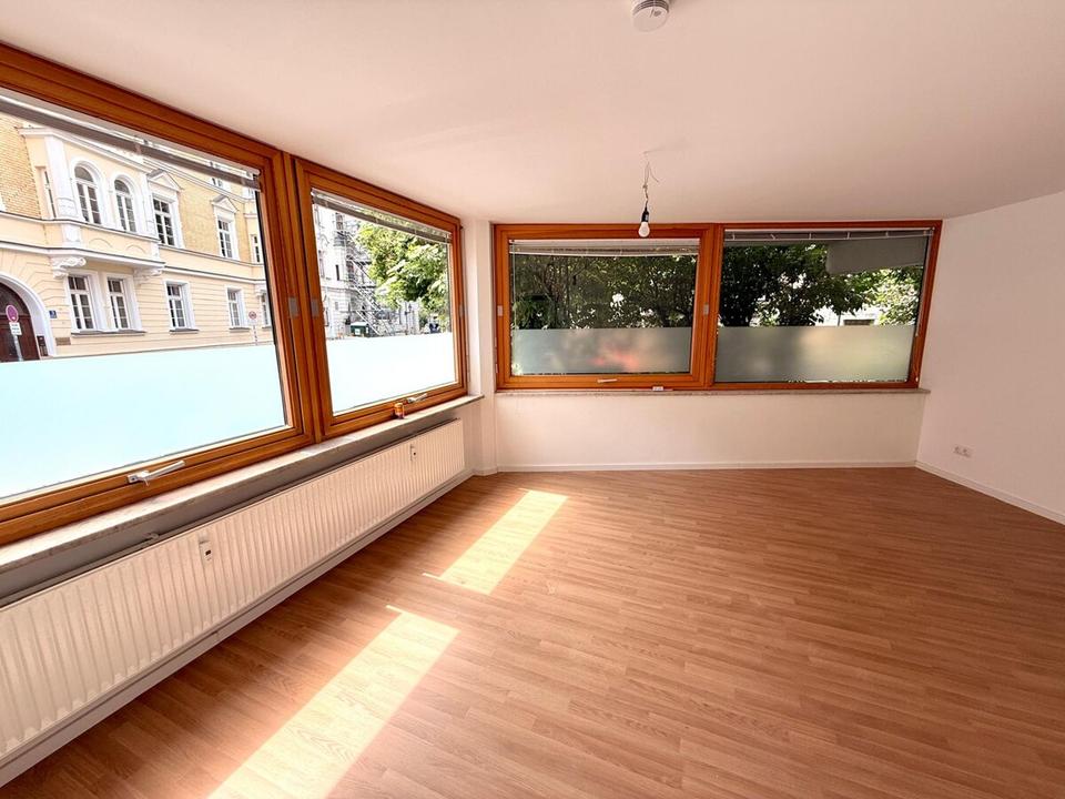 Thumbnail-Am St.Anna-Platz: Sanierte und helle 1,5-Zimmer-Wohnung