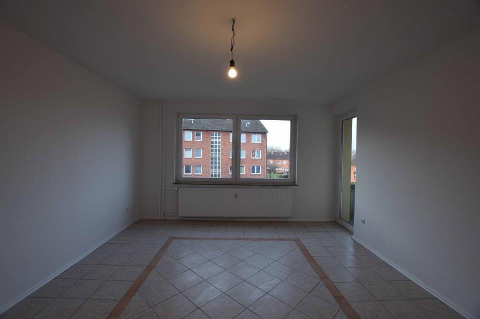 Thumbnail-+++ Zum Einzug bereit! 3-Raumwohnung mit Tageslichtbad und Balkon +++