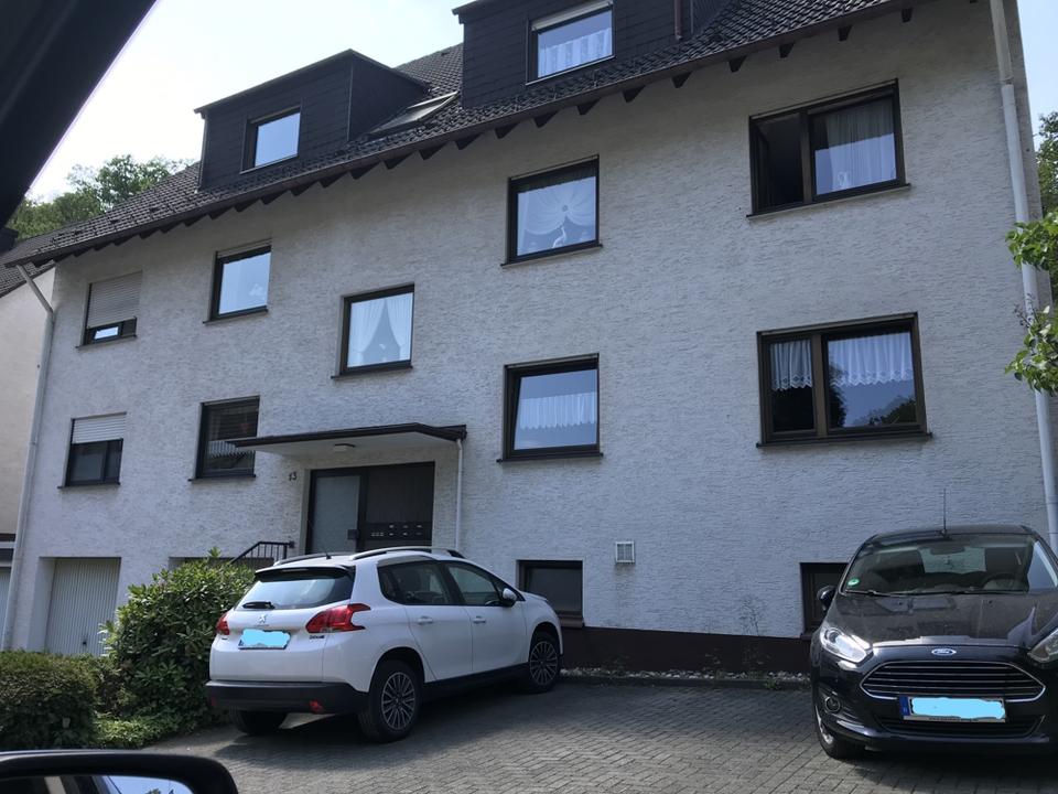 Thumbnail-Schöne 3 Zimmer Wohnung im DG in ruhiger, schöner, grüner Lage mit Balkon und Sellplatz