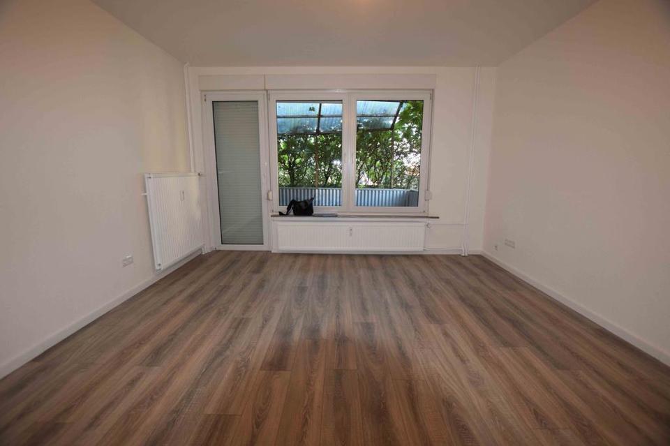 Thumbnail-+++ Renovierte Erdgeschosswohnung mit Tageslichtbad und Wanne +++