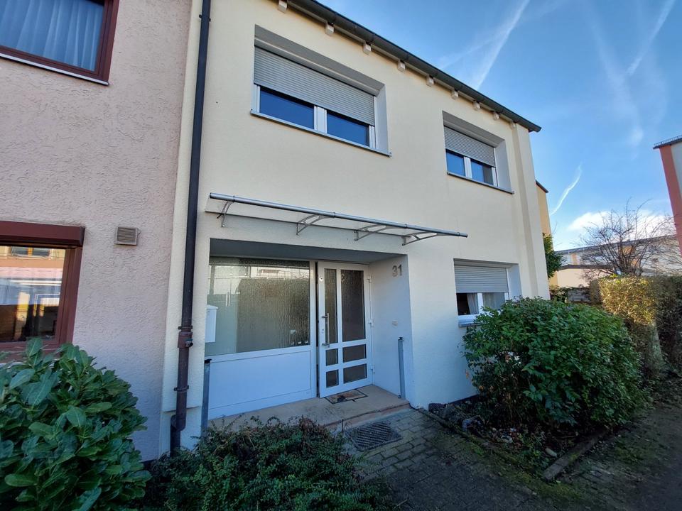 Thumbnail-Reiheneckhaus mit großem Garten und Garage