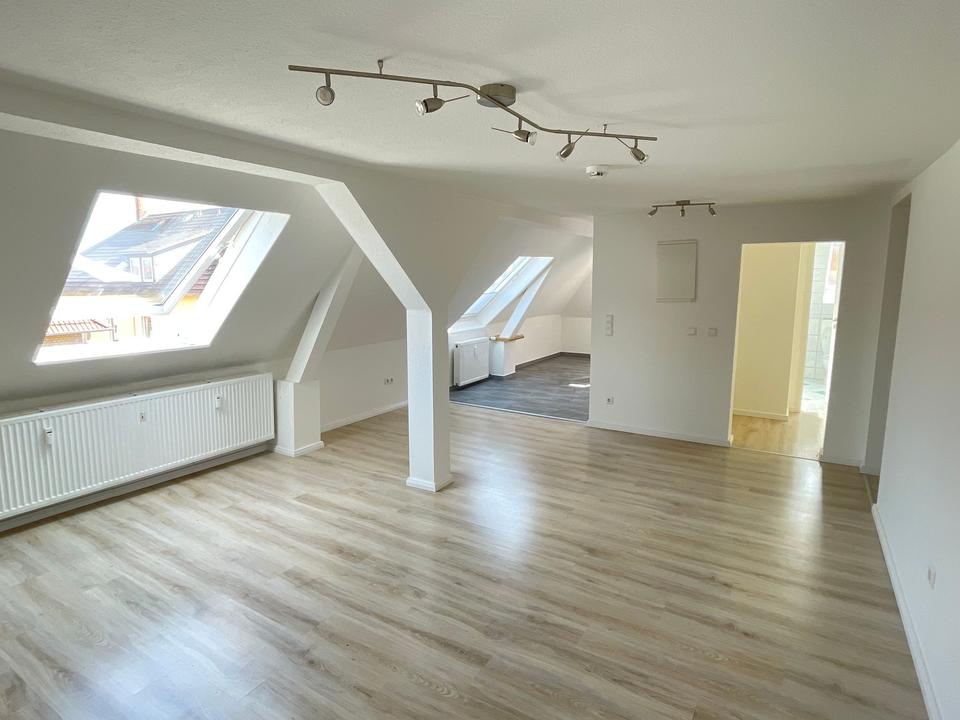 Thumbnail-Schöne, helle 2-Zimmer-Wohnung mit Einbauküche zu vermieten!