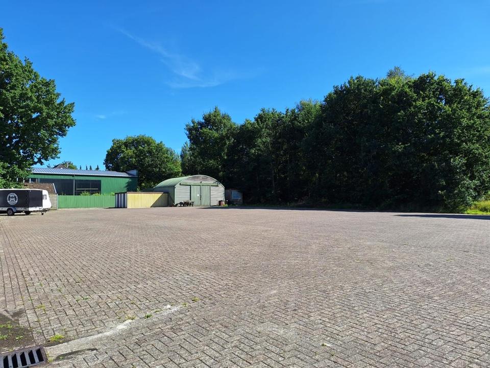 Thumbnail-Ca. 1.500 m² gepflasterte Freifläche im Gewerbegebiet
