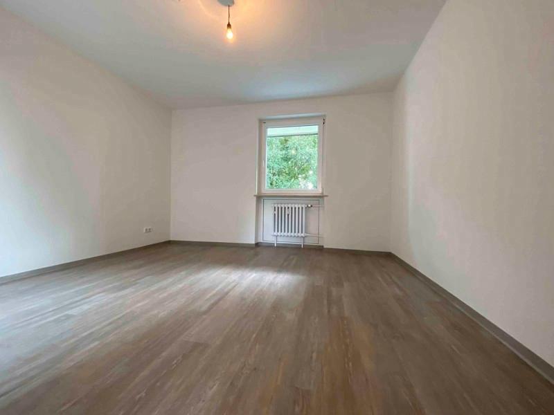 Thumbnail-helle 2,5-Zi.-Wohnung , komplett renoviert in ruhiger Lage NUR mit WBS