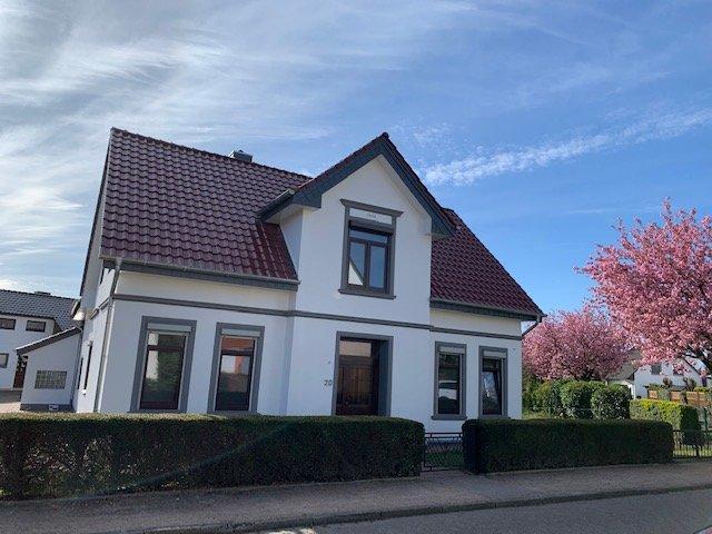 Thumbnail-sanierte 4 Zi DG-Wohnung im 2-Familienhaus mit Balkon und Garage