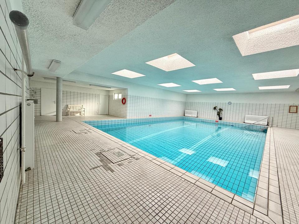 Thumbnail-Schöne und helle 3-Zimmerwohnung mit 2 Balkonen, Schwimmbad und Tiefgaragenplatz