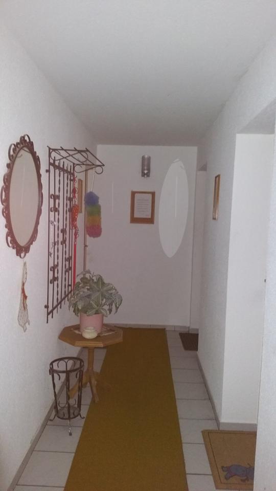 Thumbnail-Möbliertes Zimmer