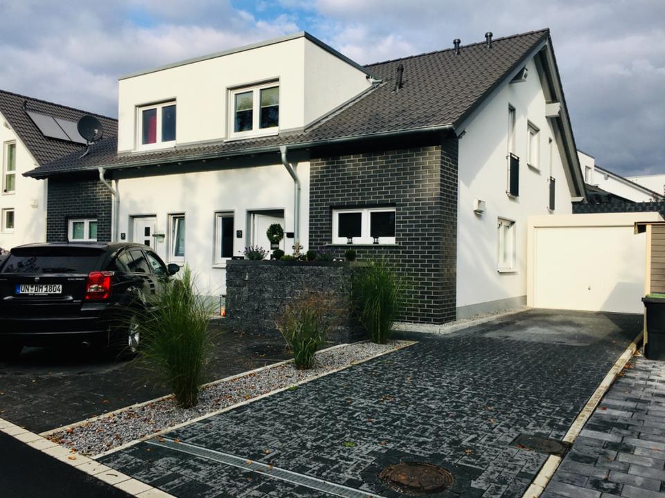 Thumbnail-EINZIEHEN & GENIEßEN FREIE DOPPELHAUSHÄLFTE IN HOLZWICKEDE (2019)