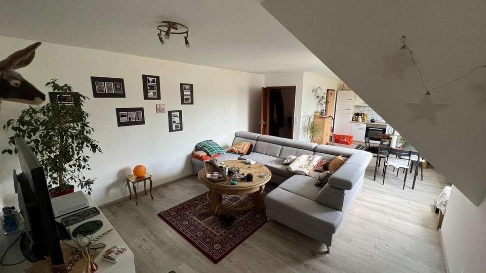 Thumbnail-Gemütliche helle 2 Zimmer Dachgeschosswohnung in Köln Weidenpesch