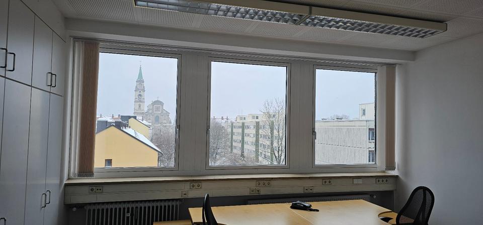 Thumbnail-Zentral gelegener Büroraum als Untermiete mit flexibler Laufzeit