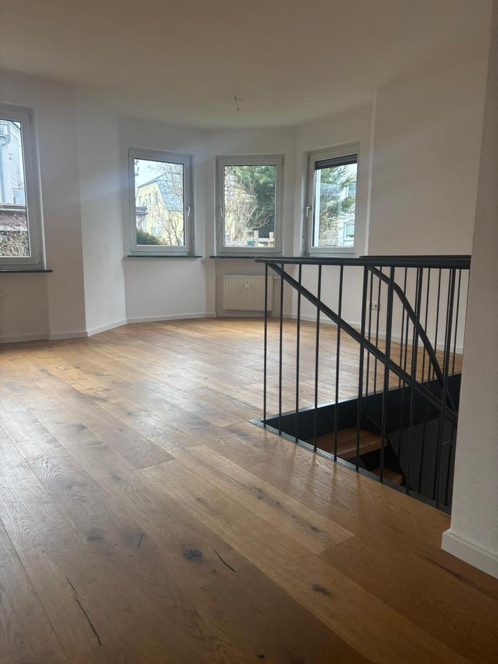 Thumbnail-Stilvolle Erdgeschoss-Maisonette 4 Zimmer plus Studio mit herrlicher Terrasse