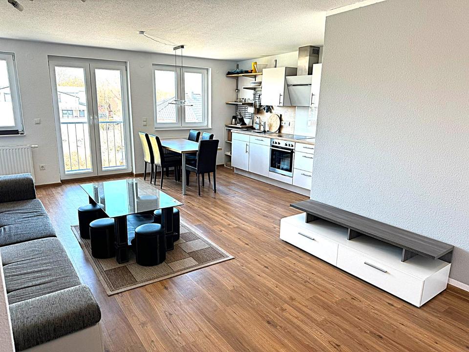 Thumbnail-Helle, schöne Dachgeschoss-2-Zimmer-Wohnung in Uphusen