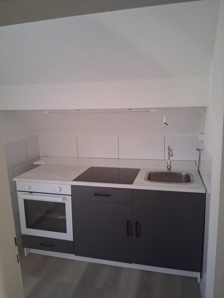 Thumbnail-Helle 1-Zimmer-DG-Wohnung in ruhiger Lage – Groß-Zimmern