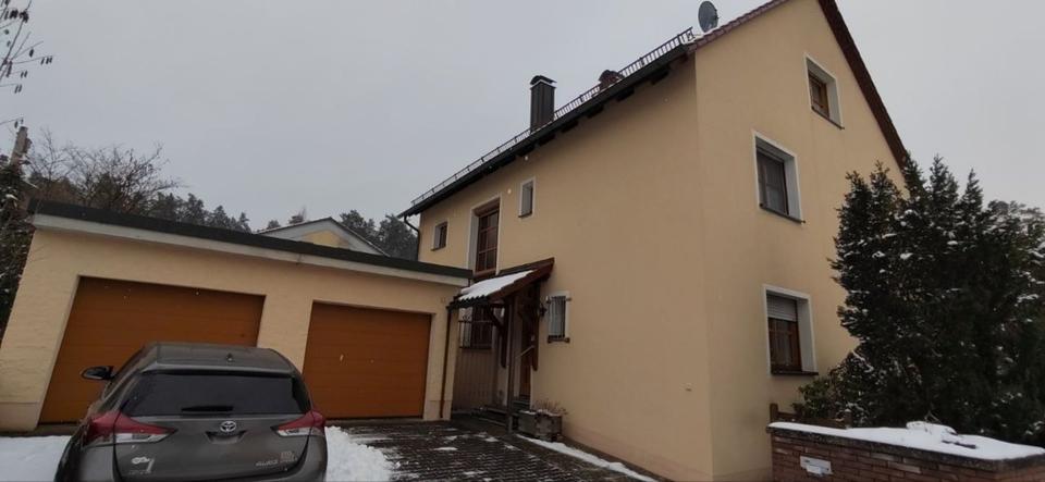 Thumbnail-Einfamilienhaus in Roth mit großem Garten und Doppelgarage PRIVAT